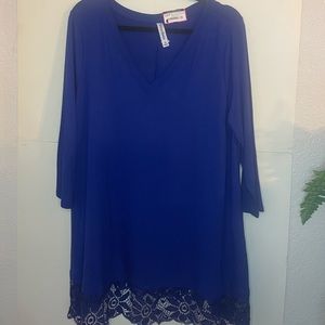 Zenana Premium v-neck top in navy blue